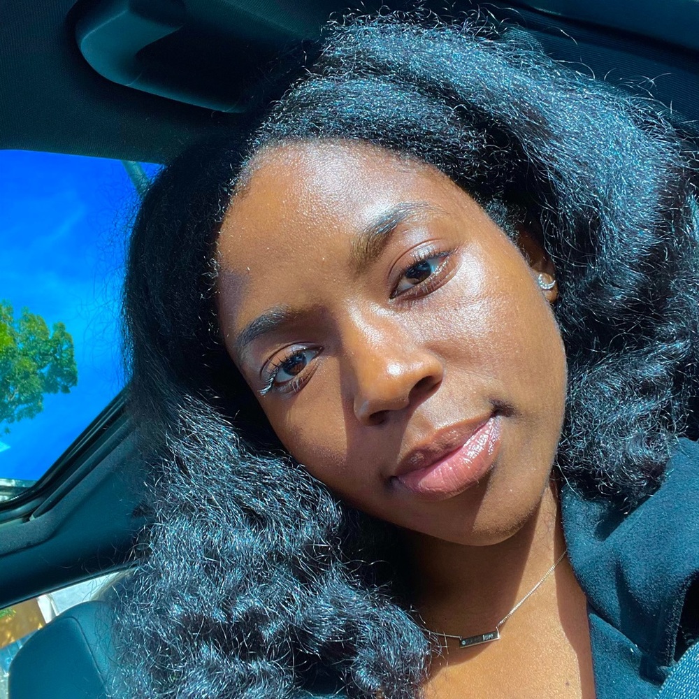 Meet your Posher, Carlisa